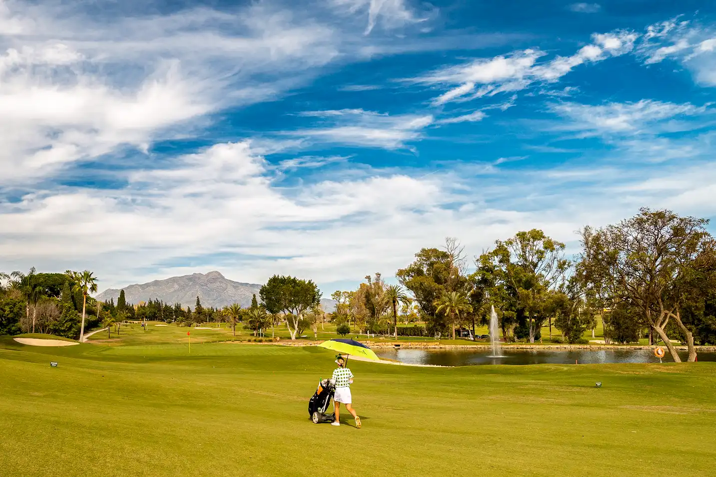 El Paraiso Golf Club - Estepona, Malaga Spain - Golf club green hoyo 12b-2